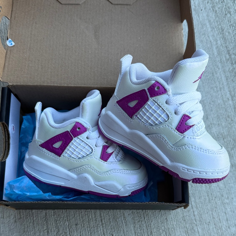 Jordan 4 Retro - White/Hyper Violet